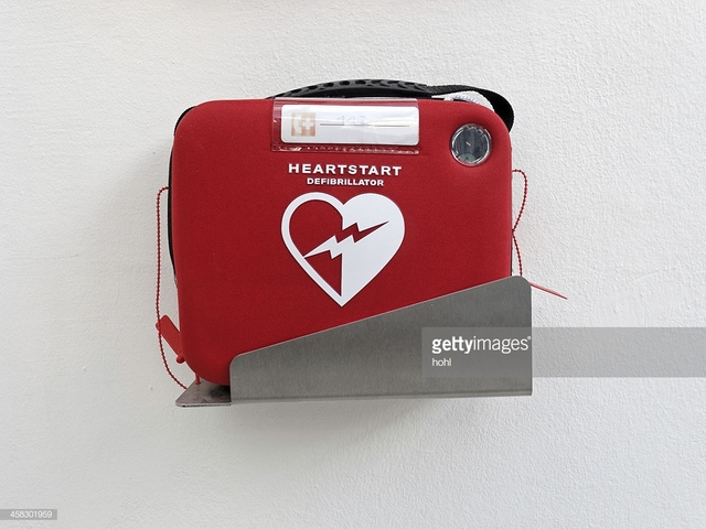 primo soccorso sportivo con utilizzo del defibrillatore